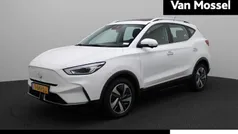 Wit Gebruikt 2023 MG ZS Luxury Sedan | € 21.444 (Eerlijke prijs)