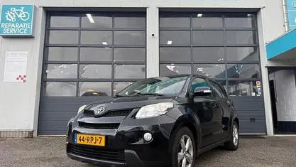 Zwart Occasion 2011 Toyota Urban Cruiser Hatchback | € 4.650 (Goede deal)