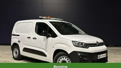 Wit Gebruikt 2021 Citroën Berlingo PureTech MPV | € 16.900 (Eerlijke prijs)