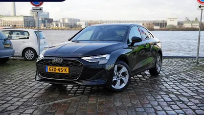 Zwart Gebruikt 2024 Audi A3 Advanced Sedan | € 32.950 (Eerlijke prijs)