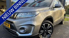 Grijs Gebruikt 2021 Suzuki Vitara Style SUV | € 19.950 (Eerlijke prijs)