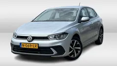 Grijs Gebruikt 2021 VW Polo Life Hatchback | € 17.950 (Eerlijke prijs)