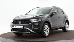 Zwart Gebruikt 2024 VW T-Roc Edition SUV | € 31.940 (Goede deal)