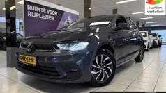 Grijs Gebruikt 2024 VW Polo Life Hatchback | € 24.950 (Eerlijke prijs)