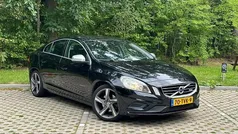 Zwart Gebruikt 2012 Volvo S60 R-Design Sedan | € 8.945 (Eerlijke prijs)