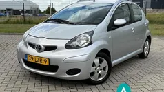 Grijs Gebruikt 2010 Toyota Aygo Comfort Hatchback | € 3.350 (Eerlijke prijs)