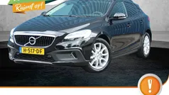 Zwart Gebruikt 2020 Volvo V40 CC Stationwagen | € 23.425 (Eerlijke prijs)