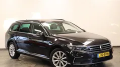 Zwart Gebruikt 2022 VW Passat Business Stationwagen | € 27.345 (Eerlijke prijs)