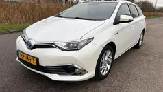 Wit Gebruikt 2015 Toyota Auris Touring Sports Stationwagen | € 9.945 (Eerlijke prijs)