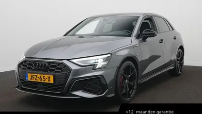 Grijs Occasion 2022 Audi A3 Sportback e-tron Competition Hatchback | € 32.900 (Eerlijke prijs)