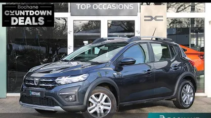 Grijs Gebruikt 2022 Dacia Sandero Comfort Hatchback | € 17.145 (Eerlijke prijs)