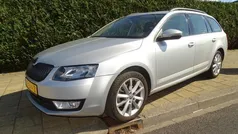 Grijs Gebruikt 2016 Skoda Octavia Stationwagen | € 11.950 (Eerlijke prijs)