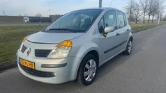 Grijs Gebruikt 2005 Renault Modus MPV | € 1.795 (Eerlijke prijs)