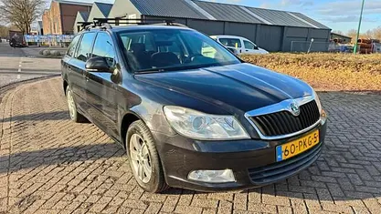 Occasion 2011 Skoda Octavia Business Line Stationwagen | € 2.750 (Super prijs)