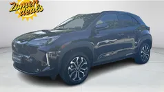 Zwart Gebruikt 2024 Toyota Yaris Cross Edition SUV | € 29.949 (Eerlijke prijs)