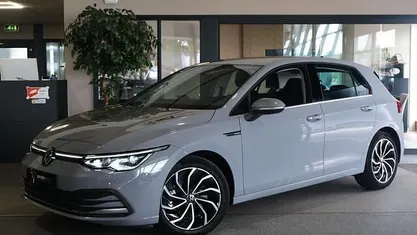 Occasion 2021 VW Golf VIII Style Hatchback | € 21.950 (Goede deal)