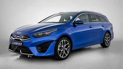 Blauw Gebruikt 2023 Kia Ceed Hatchback | € 25.900 (Eerlijke prijs)