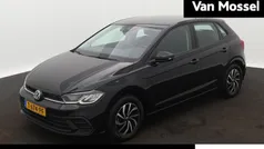 Zwart Gebruikt 2023 VW Polo Life Hatchback | € 22.400 (Eerlijke prijs)