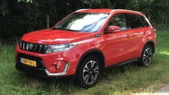 Rood Gebruikt 2020 Suzuki Vitara Style SUV | € 20.950 (Eerlijke prijs)