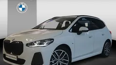 Wit Gebruikt 2024 BMW 220 M Sport Stationwagen | € 39.900 (Eerlijke prijs)