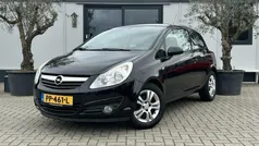 Zwart Gebruikt 2009 Opel Corsa Selection Hatchback | € 3.645 (Eerlijke prijs)