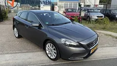 Gebruikt 2014 Volvo V40 Momentum Stationwagen | € 9.390 (Eerlijke prijs)