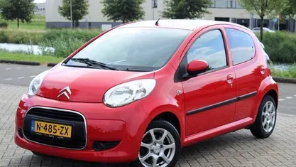 Rood Occasion 2009 Citroën C1 Hatchback | € 3.450 (Eerlijke prijs)