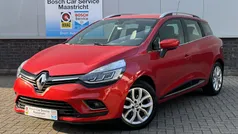 Rood, metallic lak Gebruikt 2017 Renault Clio GrandTour Intens Stationwagen | € 8.449 (Eerlijke prijs)