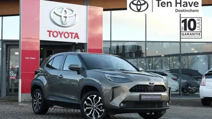 Groen (metallic) Occasion 2022 Toyota Yaris Cross Edition SUV | € 25.900 (Eerlijke prijs)