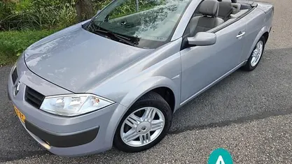 Beige Occasion 2005 Renault Mégane Cabriolet Luxe Cabriolet | € 3.750 (Eerlijke prijs)