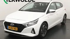 Wit Gebruikt 2022 Hyundai i20 Comfort Hatchback | € 18.295 (Eerlijke prijs)