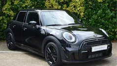 Zwart Gebruikt 2022 Mini John Cooper Works Hatchback | € 29.950 (Eerlijke prijs)
