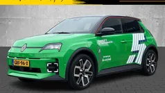 Gebruikt 2024 Renault R5 Iconic Hatchback | € 31.950 (Eerlijke prijs)