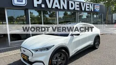 Wit Gebruikt 2022 Ford Mustang Mach-E SUV | € 34.950 (Eerlijke prijs)