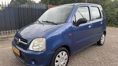 Blauw, metallic lak Gebruikt 2004 Opel Agila Essentia Hatchback | € 950 (Eerlijke prijs)