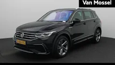 Zwart Gebruikt 2021 VW Tiguan Business+ SUV | € 31.900 (Eerlijke prijs)
