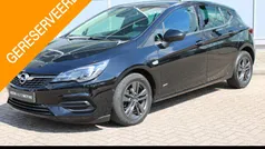 Zwart Gebruikt 2021 Opel Astra Design & Tech Hatchback | € 16.945 (Eerlijke prijs)