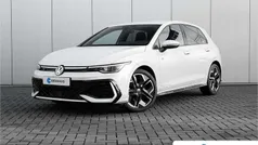 Wit Gebruikt 2024 VW Golf VIII R-line Edition Hatchback | € 35.895 (Eerlijke prijs)
