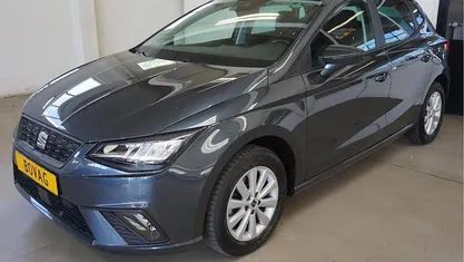 Grijs Gebruikt 2023 Seat Ibiza FR Hatchback | € 20.950 (Eerlijke prijs)