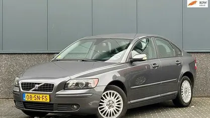 Grijs Gebruikt 2006 Volvo S40 Sedan | € 2.495 (Eerlijke prijs)