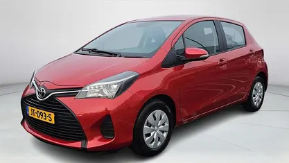 Rood Gebruikt 2016 Toyota Yaris Hatchback | € 11.945 (Eerlijke prijs)