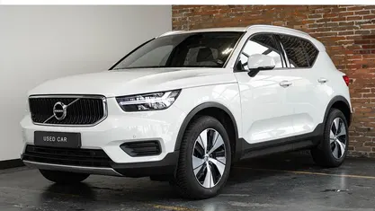 Wit Gebruikt 2020 Volvo XC40 Momentum SUV | € 29.950 (Super prijs)