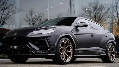 Gebruikt 2023 Lamborghini Urus SUV | € 348.888 (Goede deal)