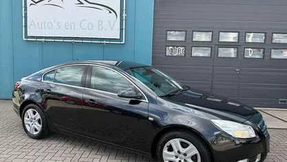 Zwart Gebruikt 2012 Opel Insignia Business Edition Hatchback | € 5.750 (Eerlijke prijs)