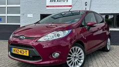 Rood, metallic lak Gebruikt 2012 Ford Fiesta Titanium Hatchback | € 6.950 (Eerlijke prijs)
