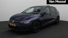 Blauw Gebruikt 2021 VW Golf VIII Life Hatchback | € 27.900 (Eerlijke prijs)