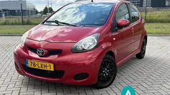 Rood Gebruikt 2010 Toyota Aygo Hatchback | € 2.750 (Goede deal)