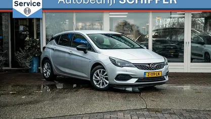 Grijs Occasion 2021 Opel Astra Business Edition Hatchback | € 13.950 (Eerlijke prijs)