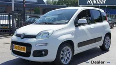 Wit, andere lak Gebruikt 2015 Fiat Panda Lounge Hatchback | € 7.450 (Eerlijke prijs)