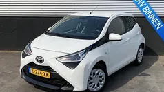 Wit Gebruikt 2021 Toyota Aygo X-play Hatchback | € 11.700 (Eerlijke prijs)